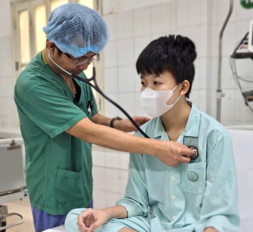 Cậu bé 14 tuổi được “tái sinh” sau ca ghép tim thành công từ ân tình của cộng đồng